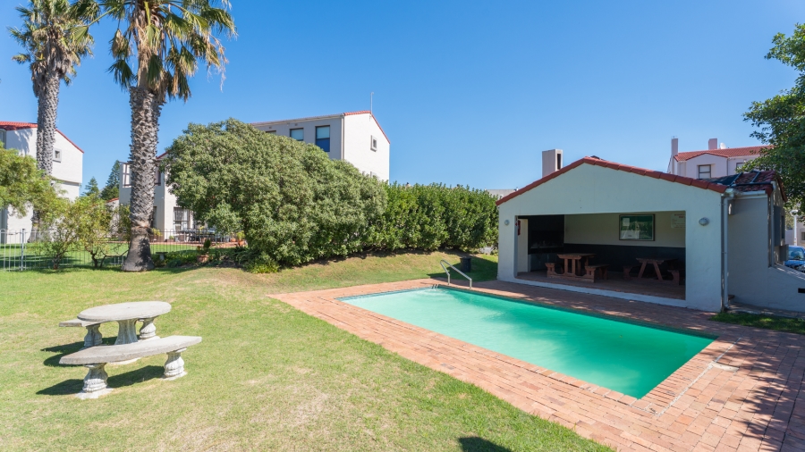 To Let 2 Bedroom Property for Rent in Greenways Golf Estate Western Cape